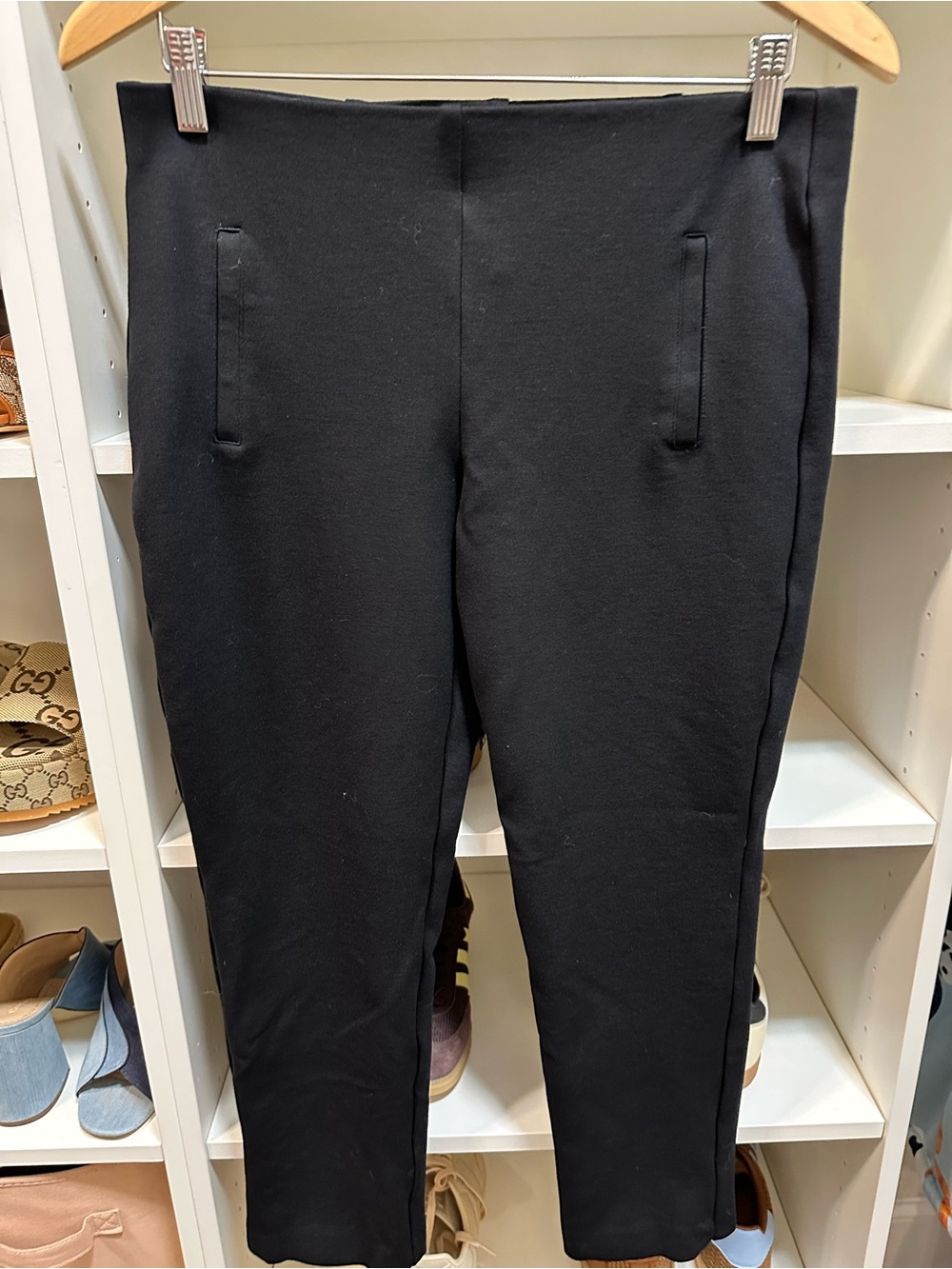 Chico’s Stretch-waist ankle pant size .5